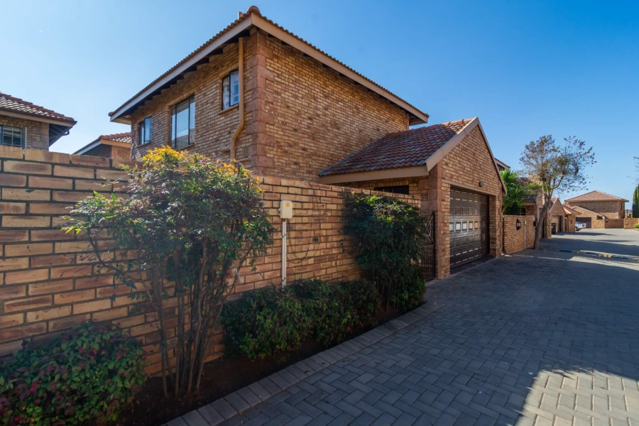 3 Bedroom Property for Sale in Willowbrook Gauteng
