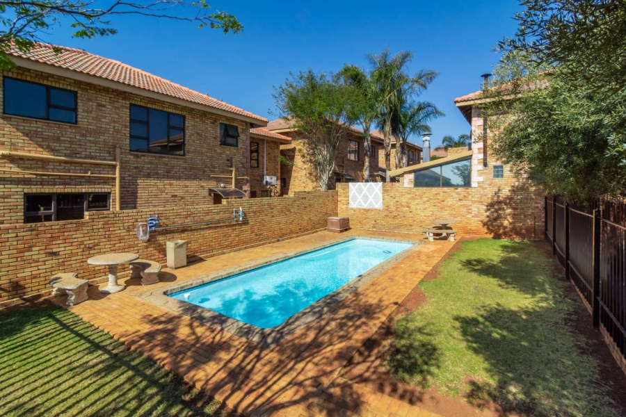 3 Bedroom Property for Sale in Willowbrook Gauteng