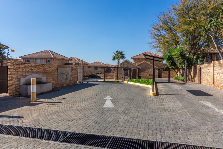 3 Bedroom Property for Sale in Willowbrook Gauteng
