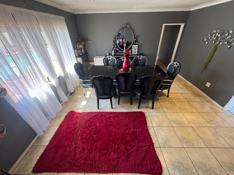 5 Bedroom Property for Sale in Witpoortjie Gauteng