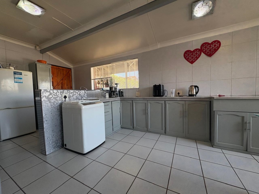 5 Bedroom Property for Sale in Witpoortjie Gauteng