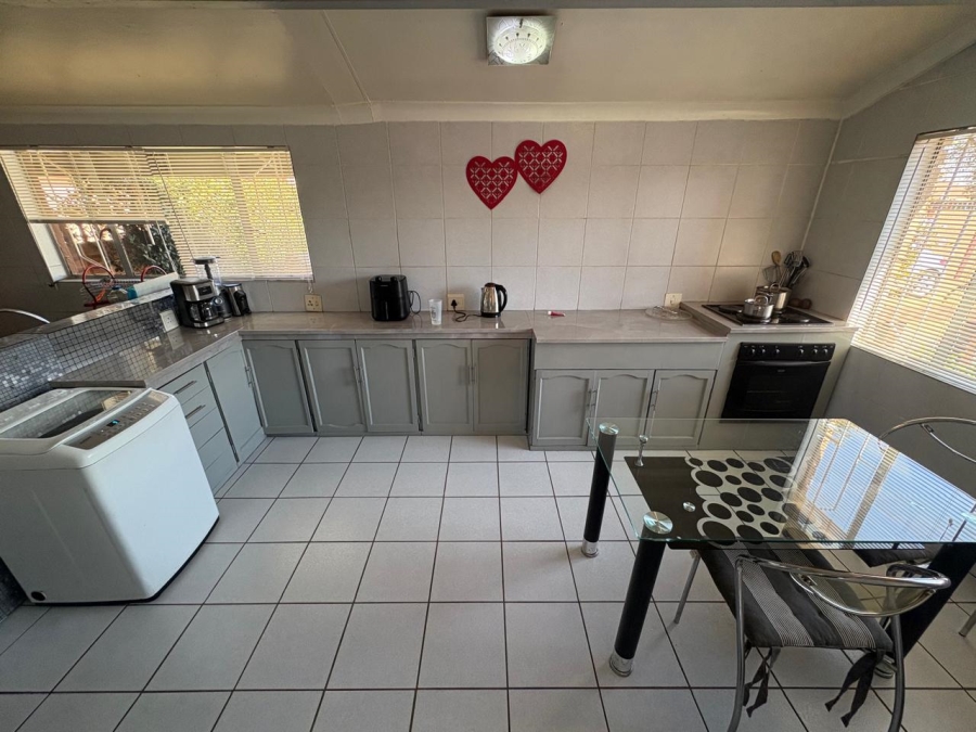 5 Bedroom Property for Sale in Witpoortjie Gauteng