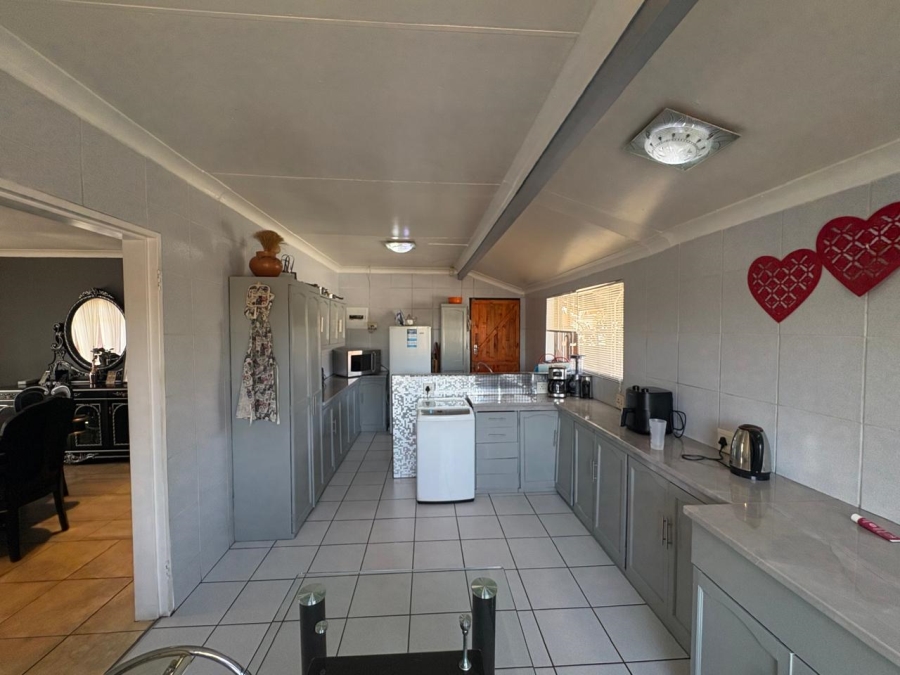 5 Bedroom Property for Sale in Witpoortjie Gauteng