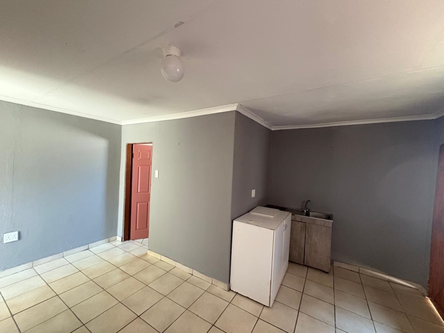 5 Bedroom Property for Sale in Witpoortjie Gauteng
