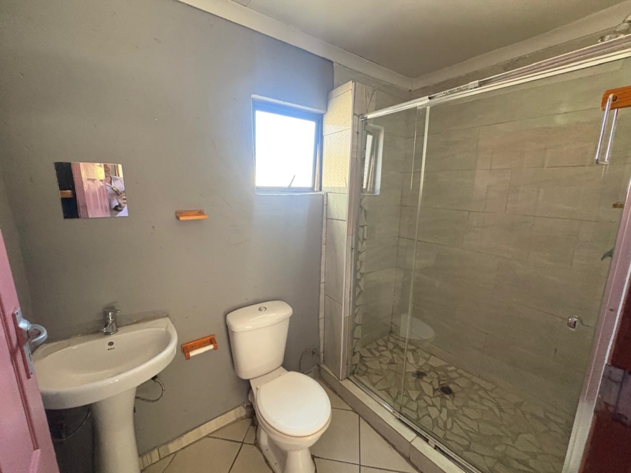 5 Bedroom Property for Sale in Witpoortjie Gauteng