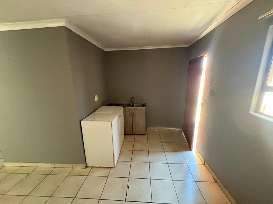 5 Bedroom Property for Sale in Witpoortjie Gauteng
