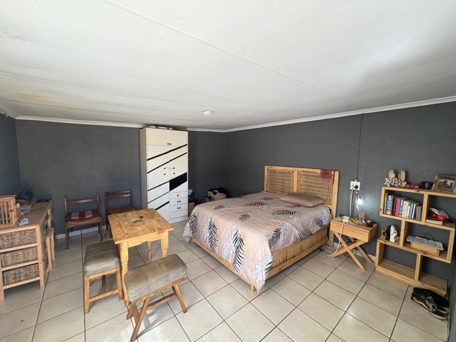 5 Bedroom Property for Sale in Witpoortjie Gauteng