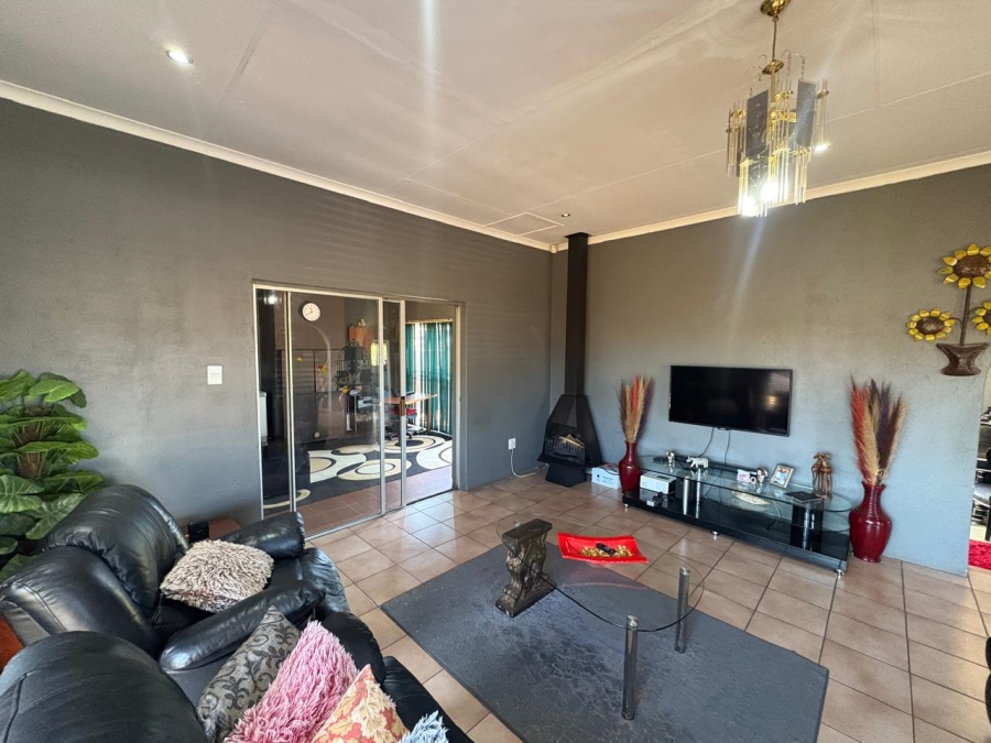 5 Bedroom Property for Sale in Witpoortjie Gauteng