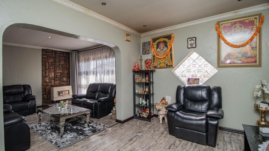 4 Bedroom Property for Sale in Mackenzie Park Gauteng