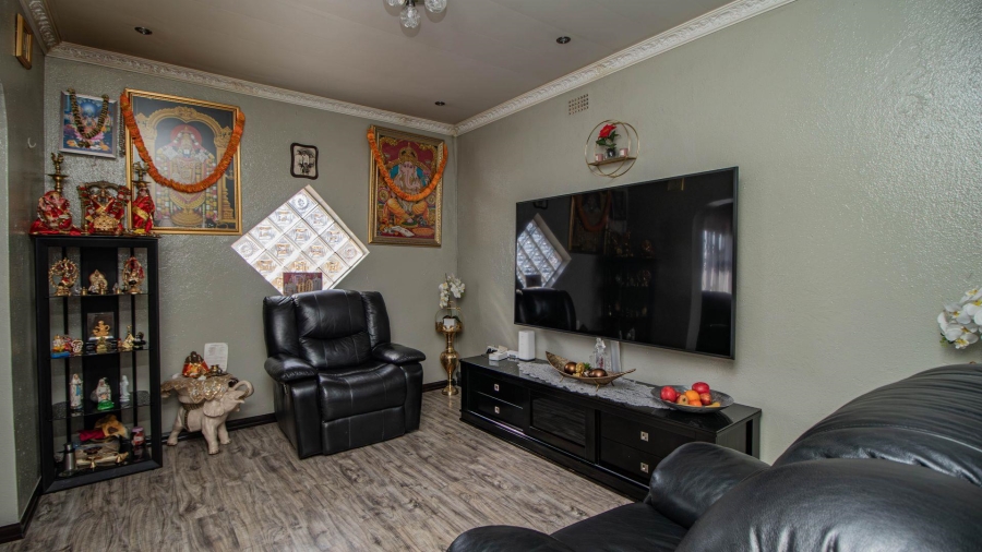 4 Bedroom Property for Sale in Mackenzie Park Gauteng