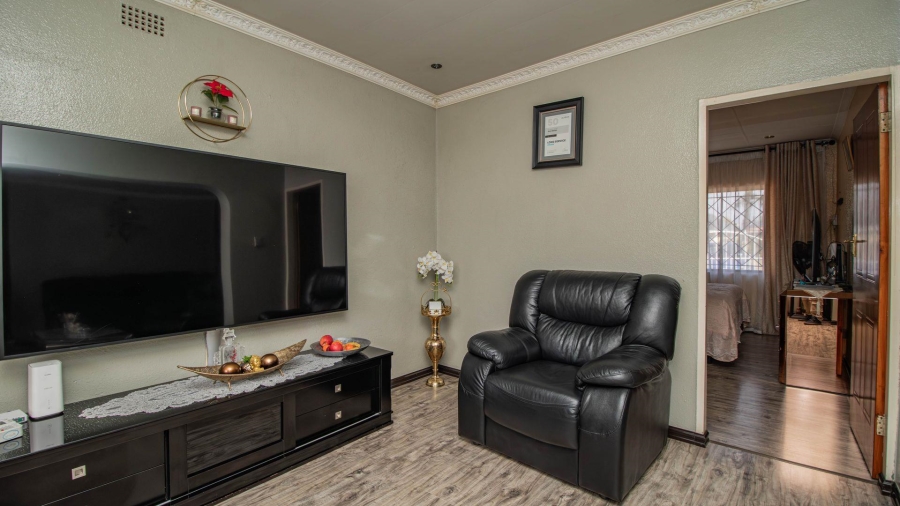 4 Bedroom Property for Sale in Mackenzie Park Gauteng