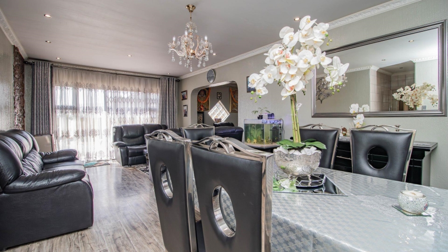 4 Bedroom Property for Sale in Mackenzie Park Gauteng