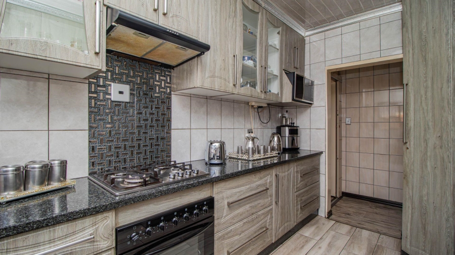 4 Bedroom Property for Sale in Mackenzie Park Gauteng