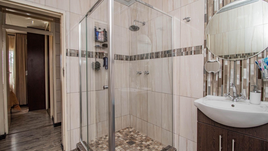 4 Bedroom Property for Sale in Mackenzie Park Gauteng