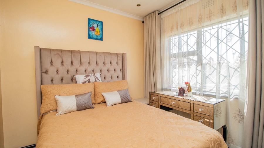 4 Bedroom Property for Sale in Mackenzie Park Gauteng
