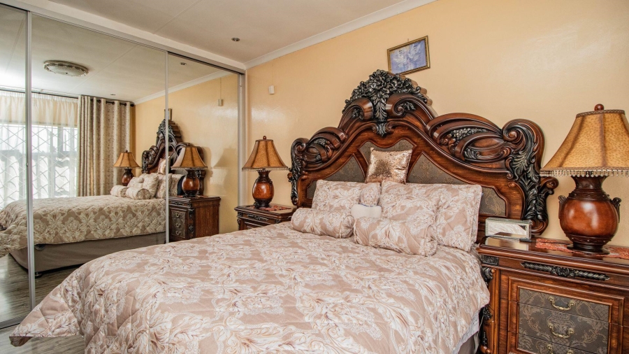 4 Bedroom Property for Sale in Mackenzie Park Gauteng