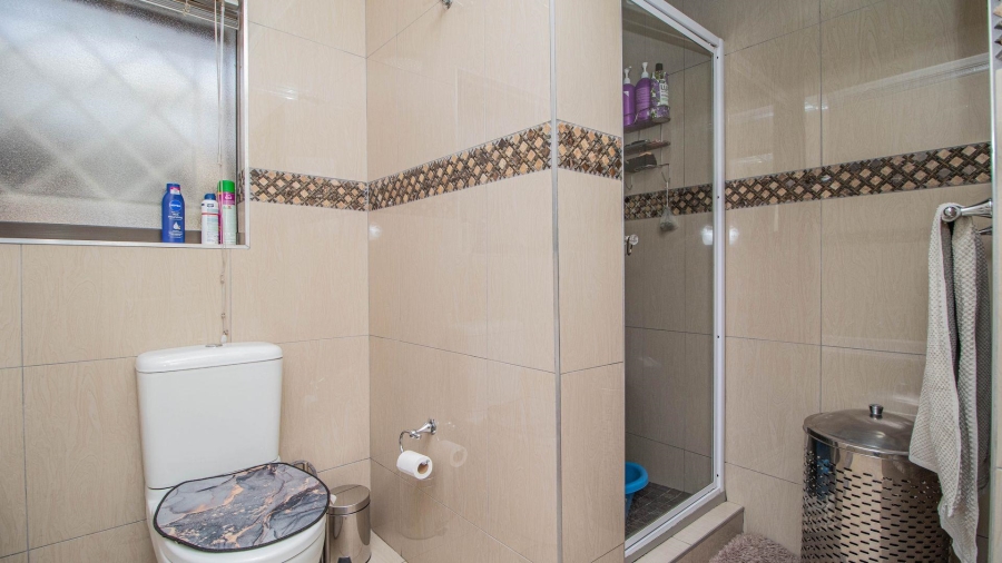 4 Bedroom Property for Sale in Mackenzie Park Gauteng