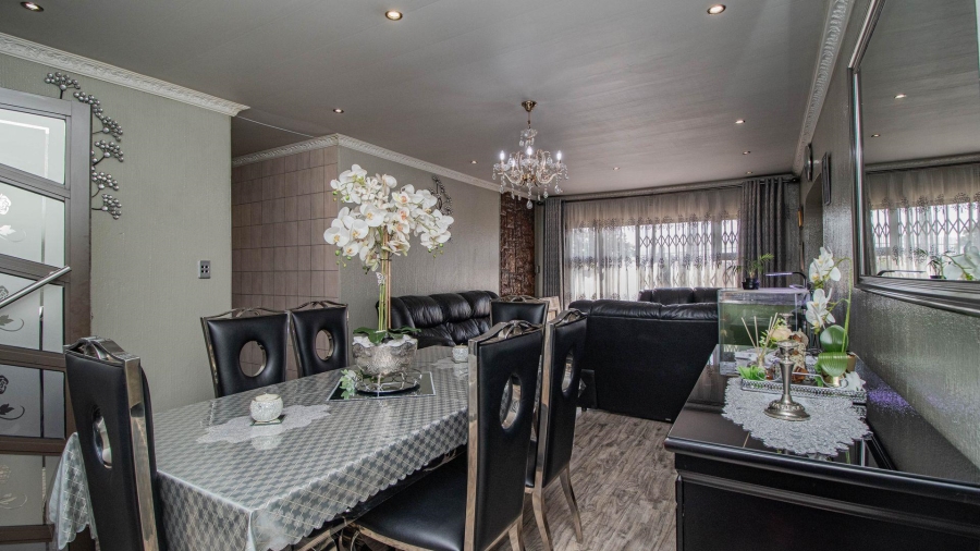 4 Bedroom Property for Sale in Mackenzie Park Gauteng