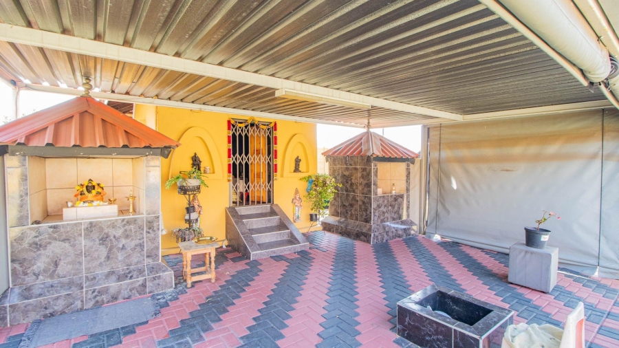 4 Bedroom Property for Sale in Mackenzie Park Gauteng