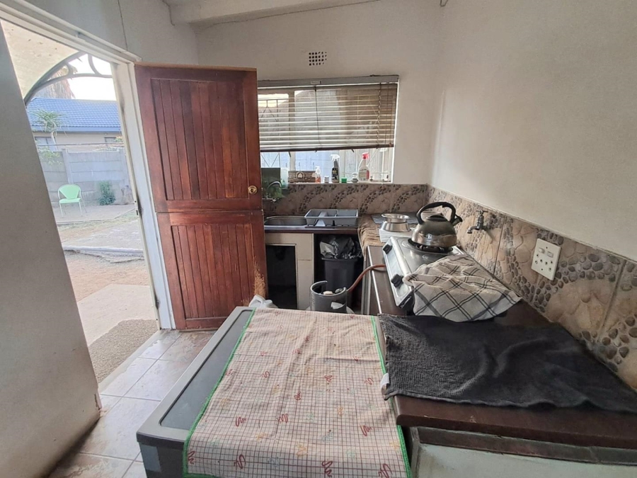To Let 4 Bedroom Property for Rent in Brackenhurst Gauteng