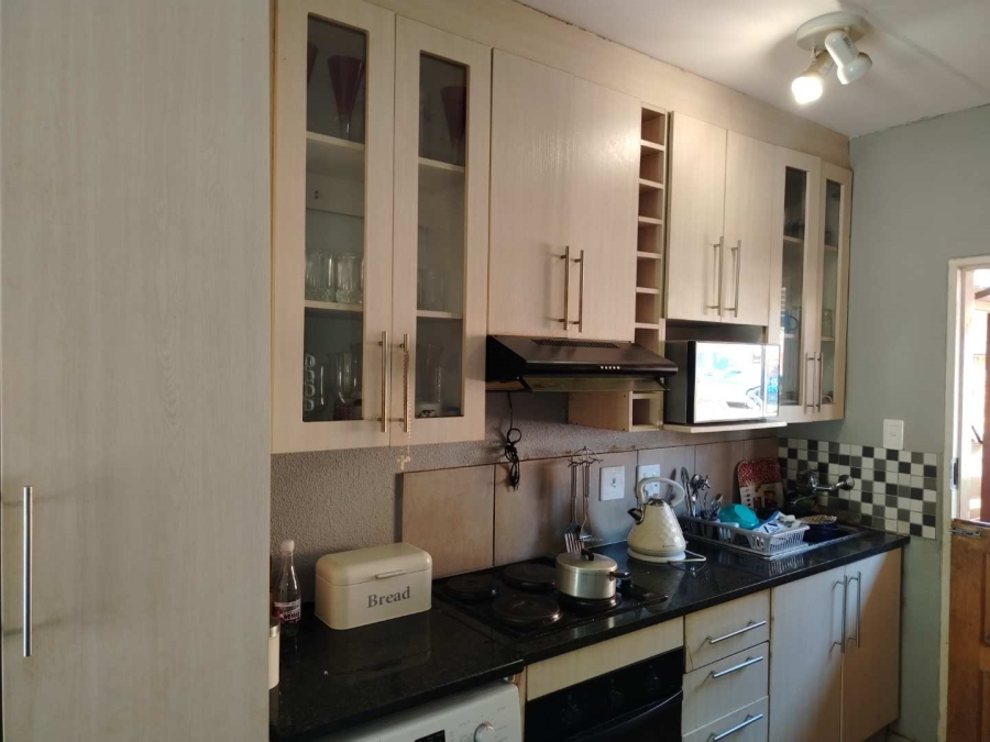 2 Bedroom Property for Sale in Lotus Gardens Gauteng