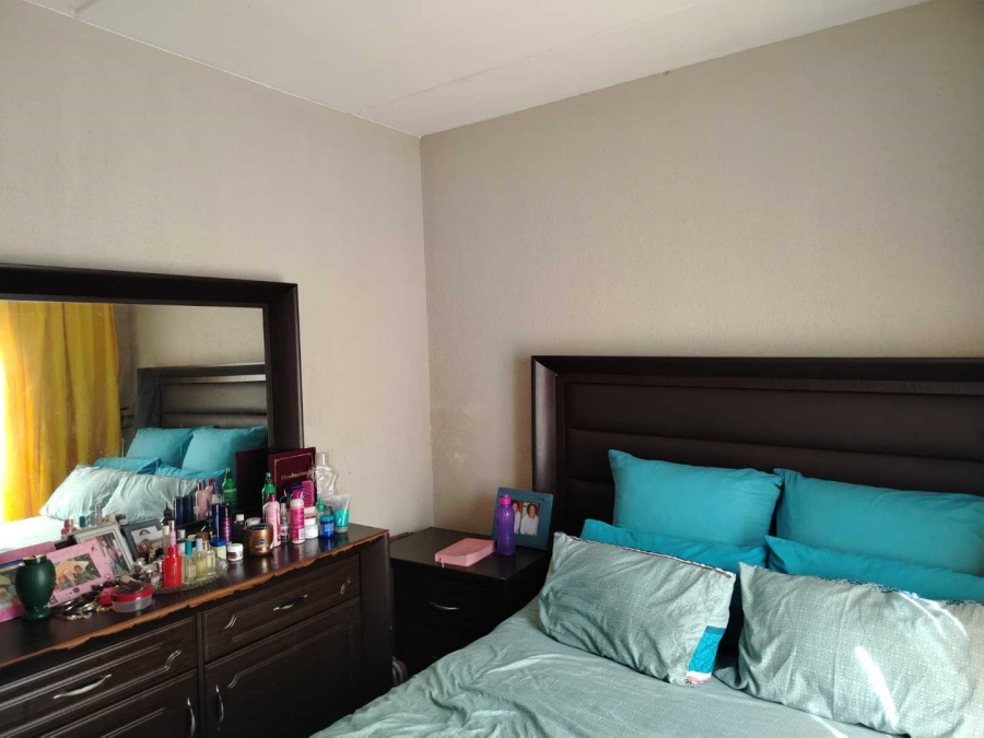 2 Bedroom Property for Sale in Lotus Gardens Gauteng