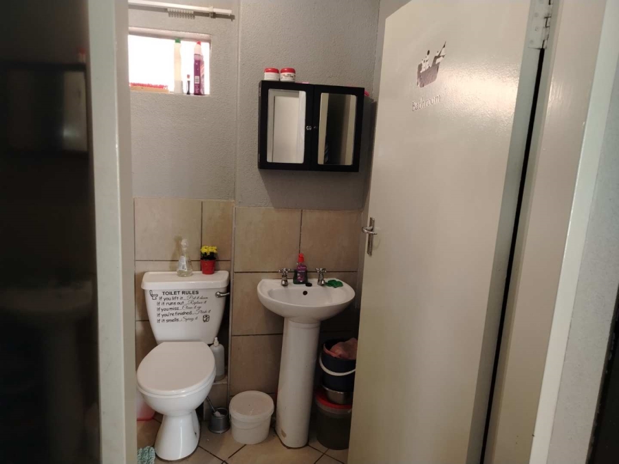 2 Bedroom Property for Sale in Lotus Gardens Gauteng