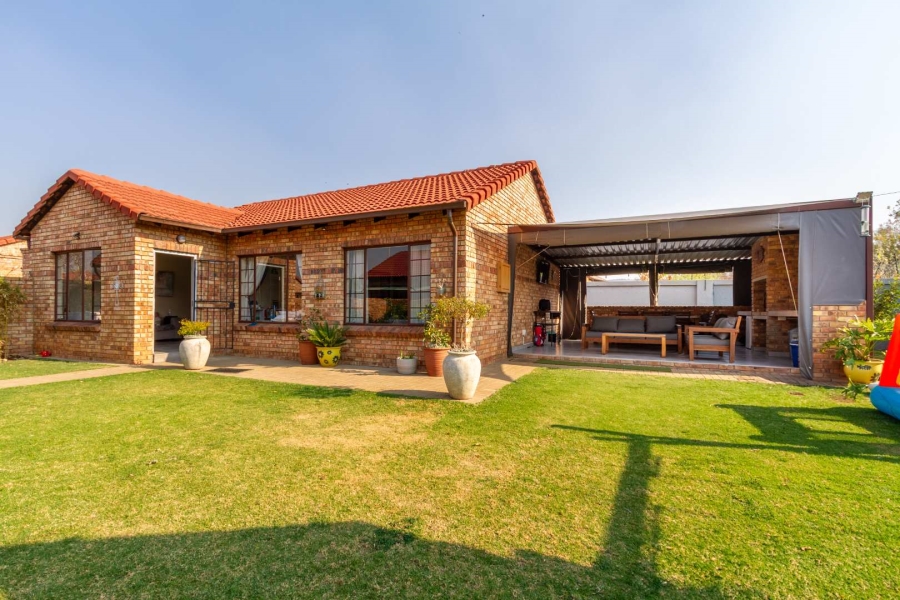 3 Bedroom Property for Sale in Equestria Gauteng