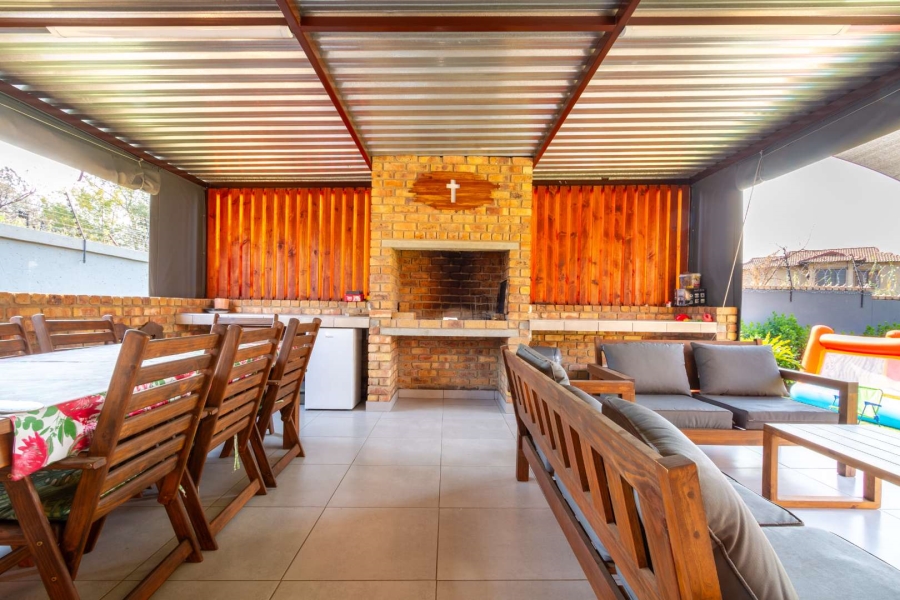 3 Bedroom Property for Sale in Equestria Gauteng