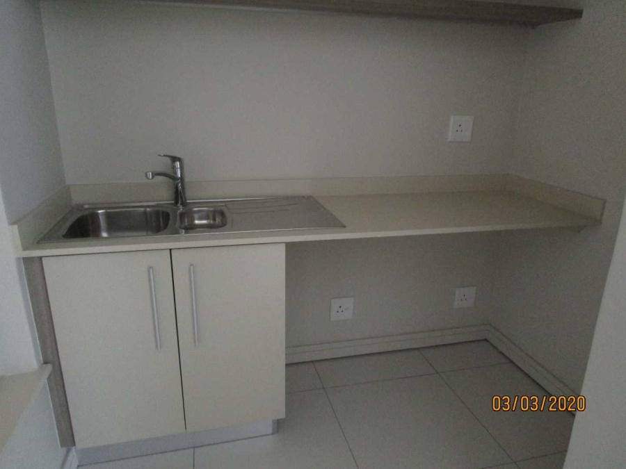 To Let 2 Bedroom Property for Rent in Rosebank Gauteng