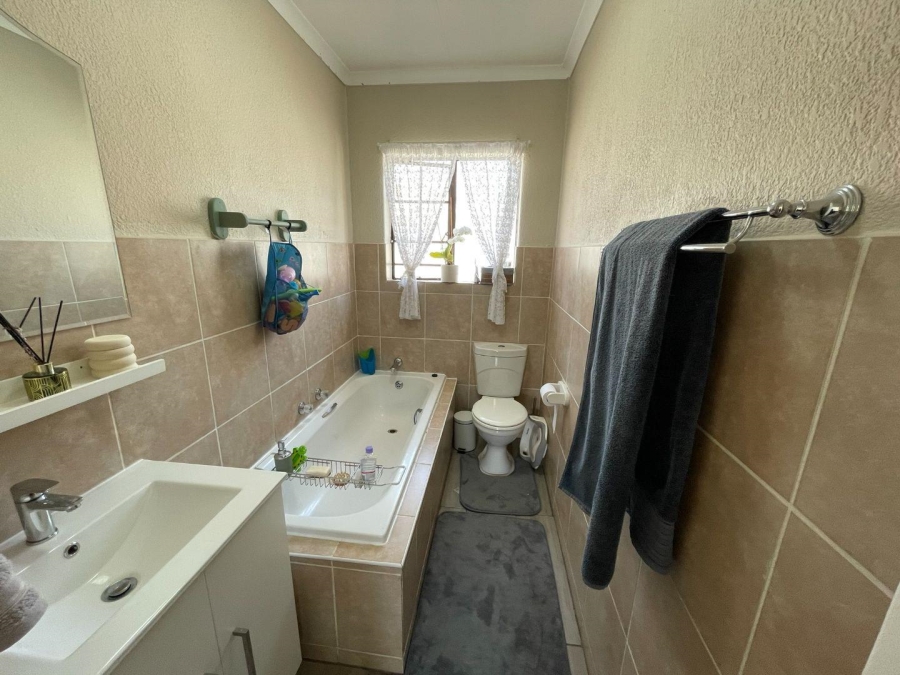 3 Bedroom Property for Sale in Equestria Gauteng