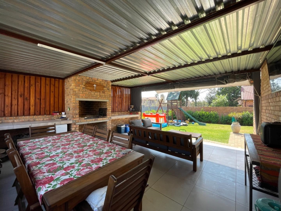 3 Bedroom Property for Sale in Equestria Gauteng