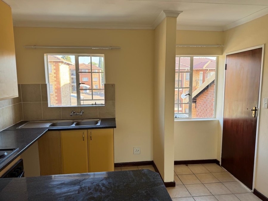 To Let 2 Bedroom Property for Rent in Noordwyk Gauteng