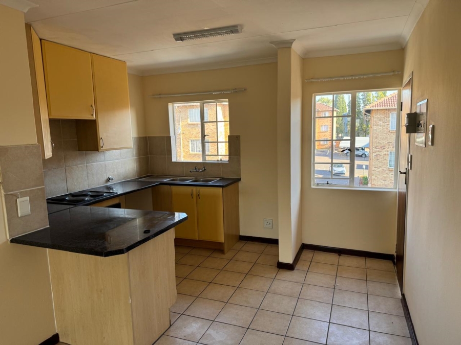 To Let 2 Bedroom Property for Rent in Noordwyk Gauteng