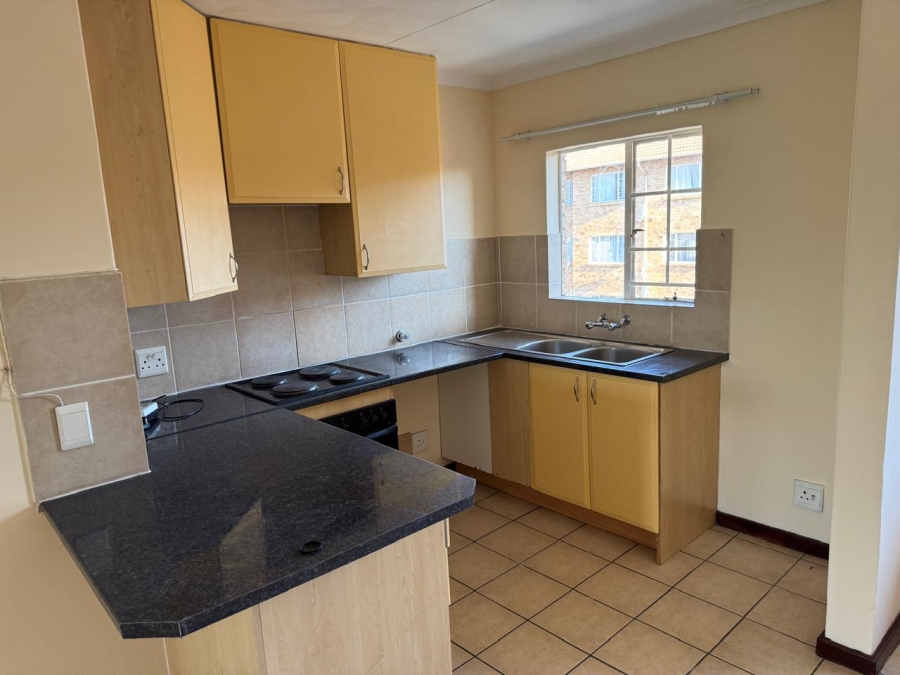 To Let 2 Bedroom Property for Rent in Noordwyk Gauteng