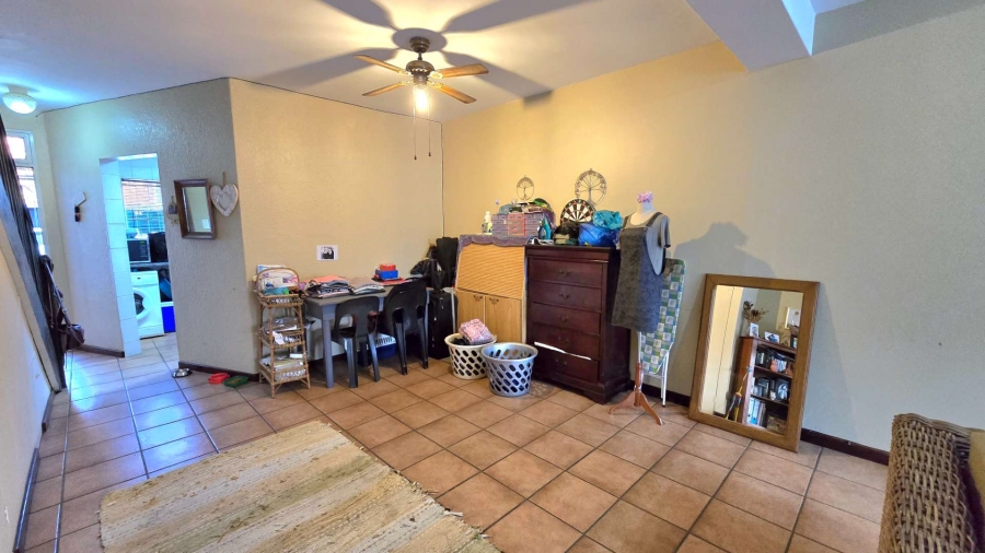 To Let 2 Bedroom Property for Rent in Randhart Gauteng