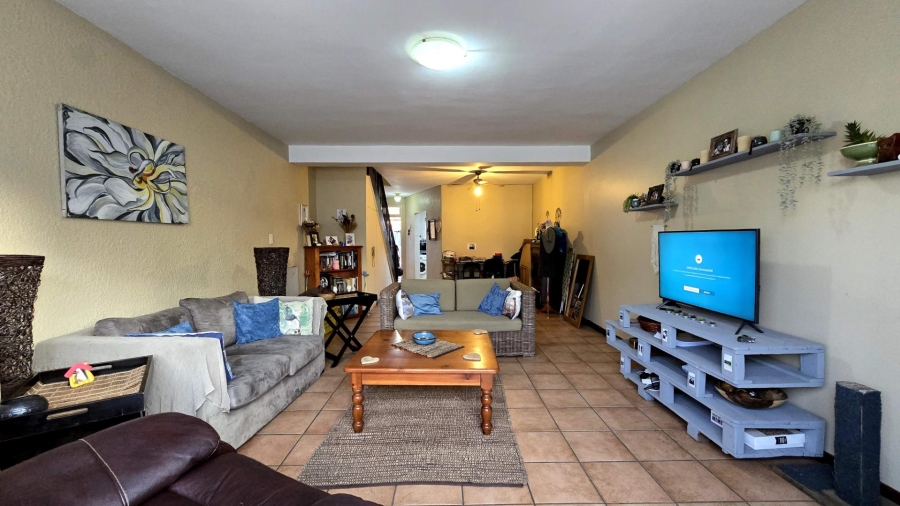 To Let 2 Bedroom Property for Rent in Randhart Gauteng