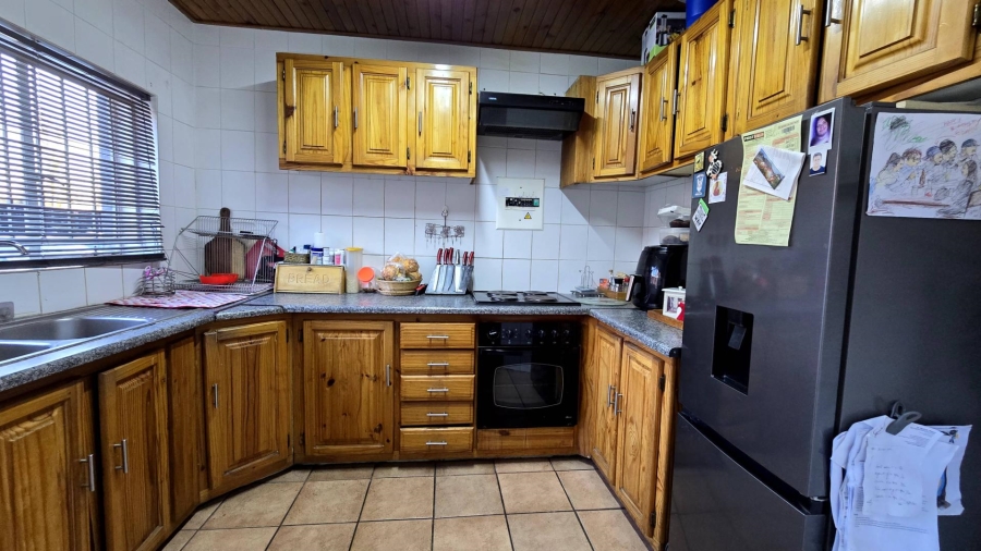 To Let 2 Bedroom Property for Rent in Randhart Gauteng