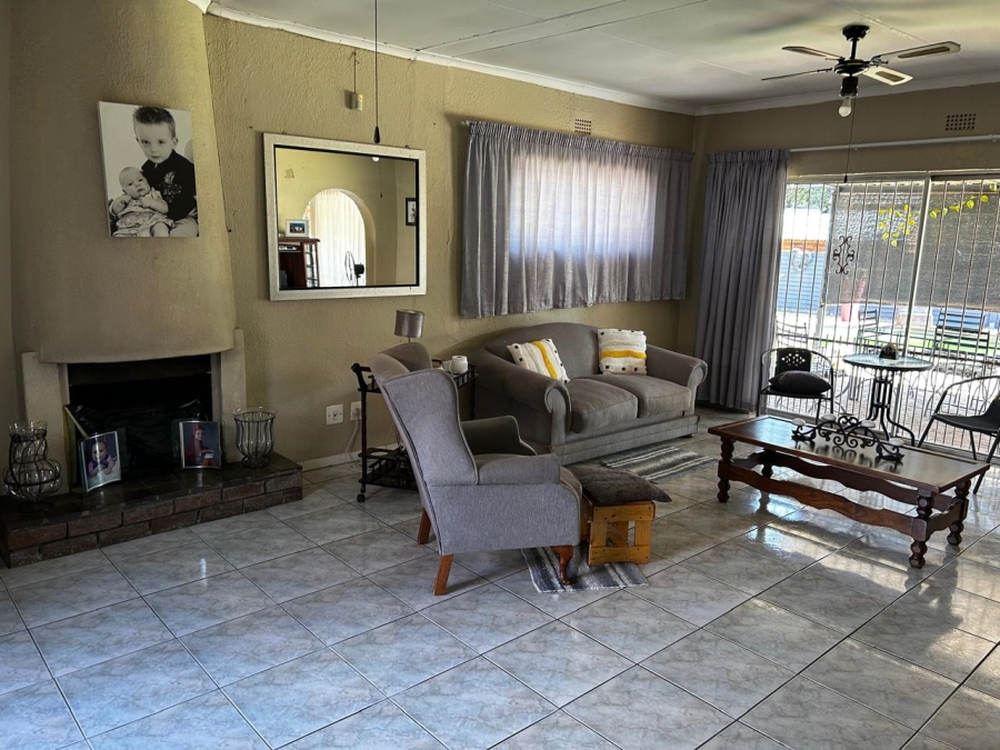 3 Bedroom Property for Sale in Brackendowns Gauteng