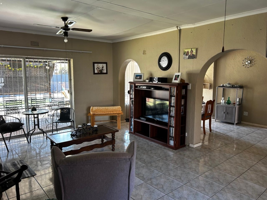 3 Bedroom Property for Sale in Brackendowns Gauteng