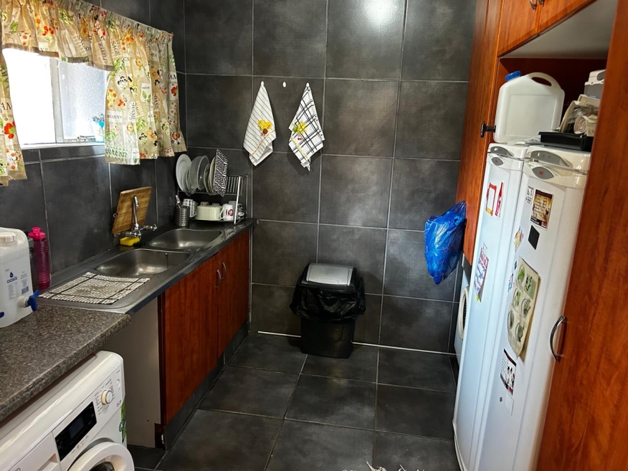 3 Bedroom Property for Sale in Brackendowns Gauteng
