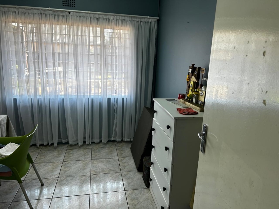 3 Bedroom Property for Sale in Brackendowns Gauteng