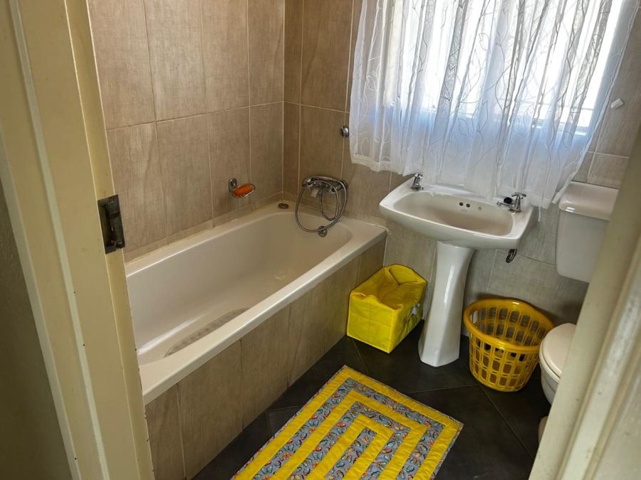 3 Bedroom Property for Sale in Brackendowns Gauteng
