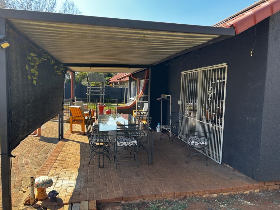 3 Bedroom Property for Sale in Brackendowns Gauteng