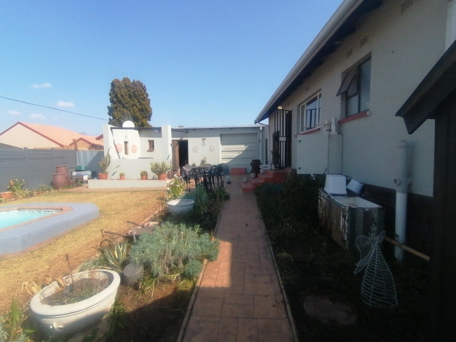 3 Bedroom Property for Sale in Verwoerdpark Gauteng