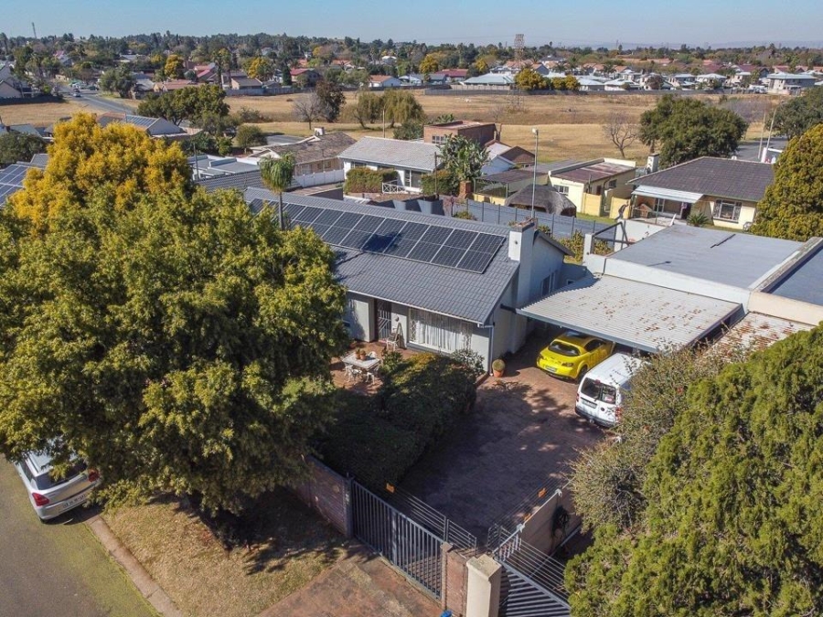 3 Bedroom Property for Sale in Verwoerdpark Gauteng