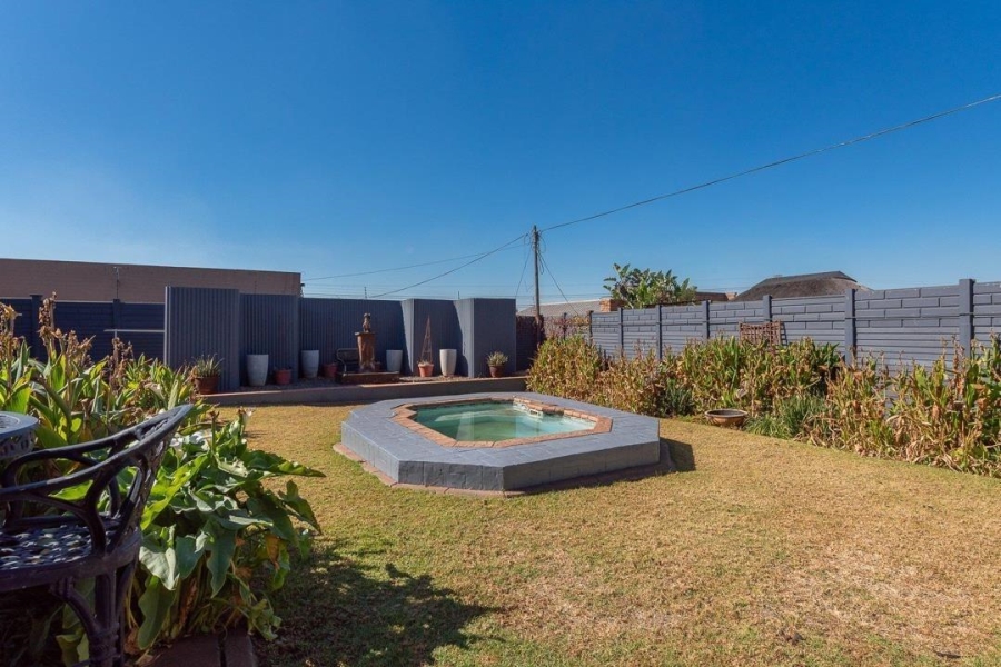3 Bedroom Property for Sale in Verwoerdpark Gauteng