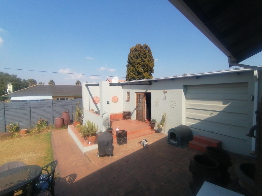 3 Bedroom Property for Sale in Verwoerdpark Gauteng