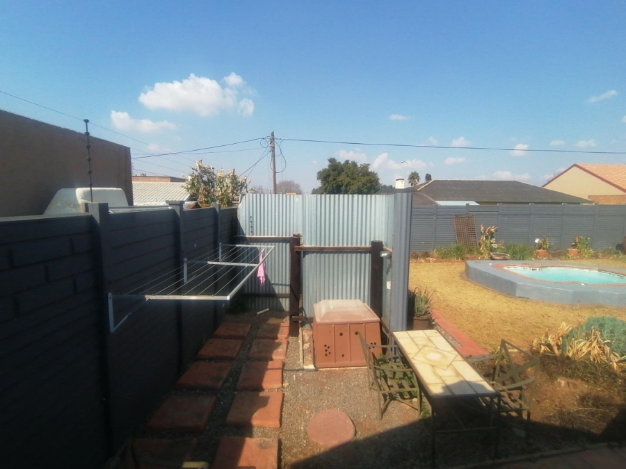 3 Bedroom Property for Sale in Verwoerdpark Gauteng