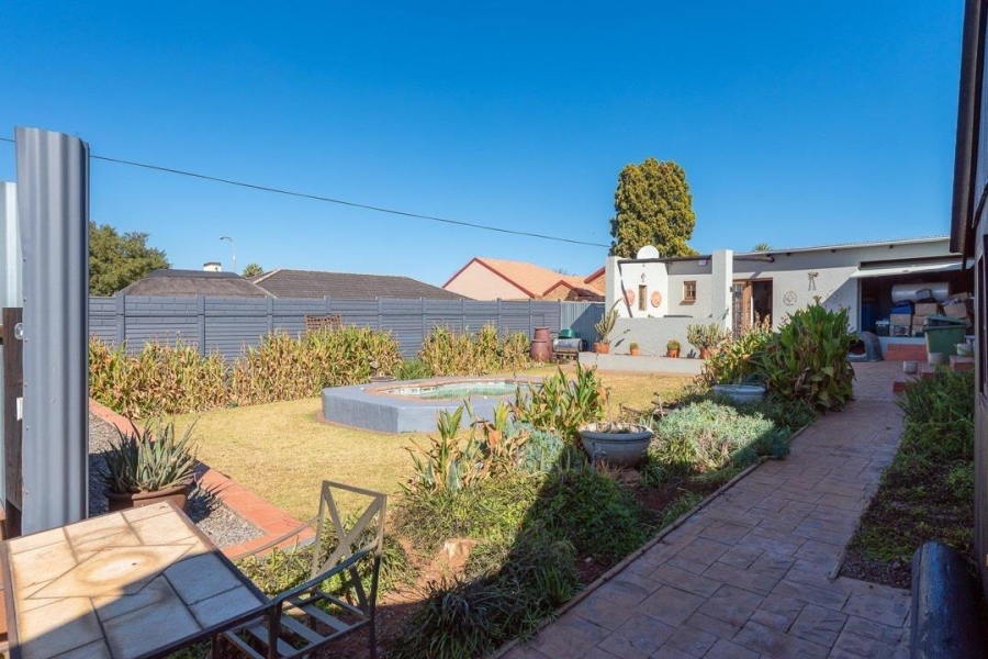 3 Bedroom Property for Sale in Verwoerdpark Gauteng